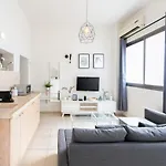 Yarkon - By Beach Apartments Tlv